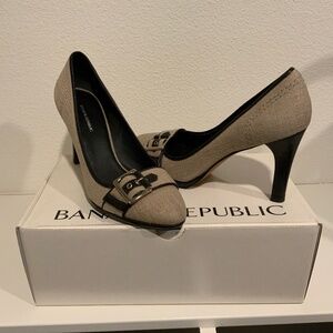 Banana Republic Linen Pump